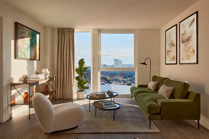 1 Bedroom Flat To Rent In Dumballs Road, Cardiff(City), CF10