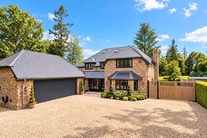 5 Bedroom Detached House For Sale In Finch Lane, Amersham, HP7