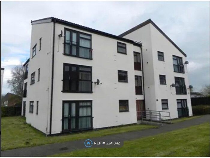 2 Bedroom Flat To Rent In Little Cattins, Harlow, CM19