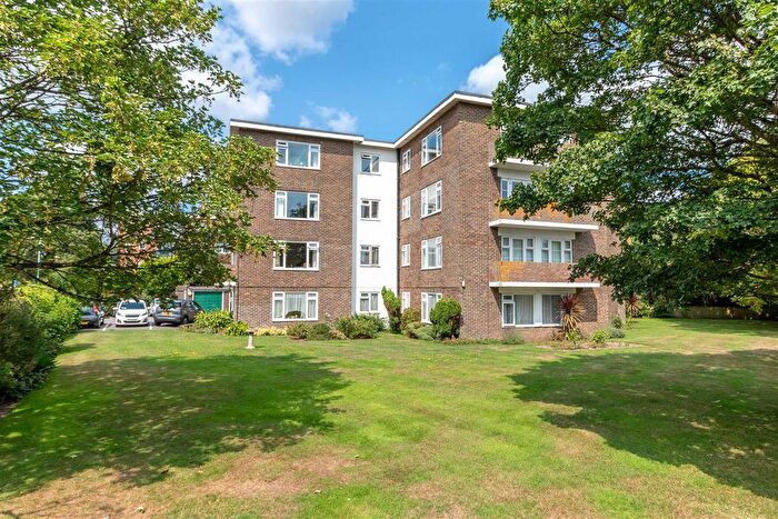2 Bedroom Flat For Sale In Wordsworth Road, Worthing, BN11