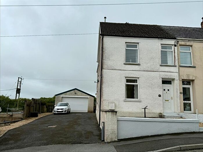 4 Bedroom End Of Terrace House For Sale In Heol Y Banc, Bancffosfelen, Llanelli, SA15
