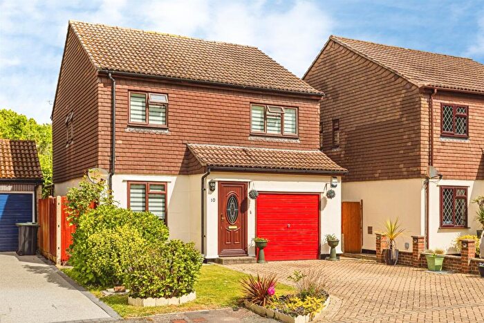 4 Bedroom Detached House For Sale In The Willows, Burgess Hill, RH15