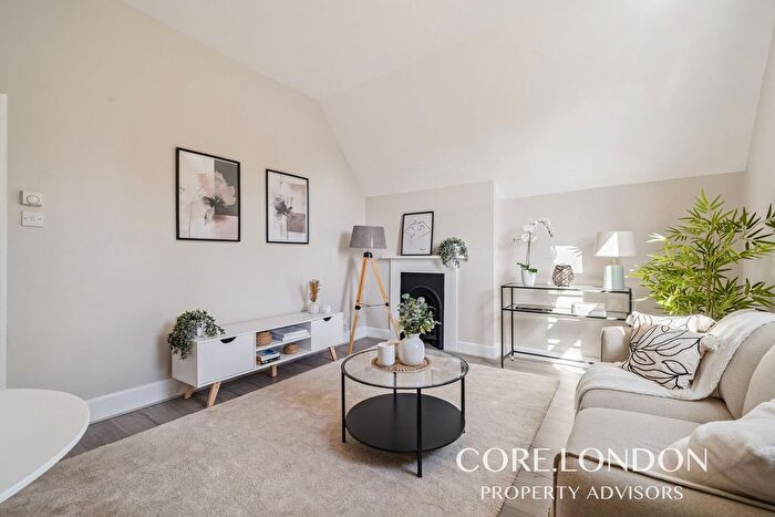 1 Bedroom Flat For Sale In Grange Park, London, W5