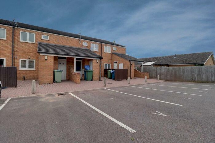 1 Bedroom Flat To Rent In Coachmans Close, Stafford, ST16