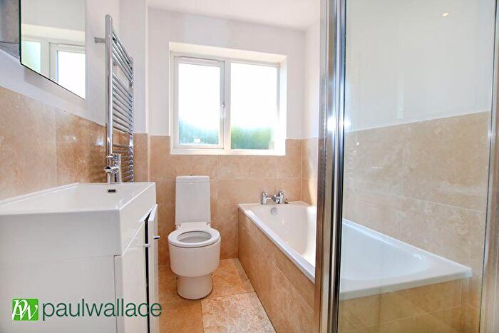 2 Bedroom Bungalow For Sale In Flamstead End Road, West Cheshunt, EN8