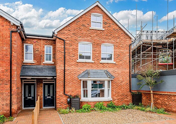 4 Bedroom End Terrace House For Sale In Shrewsbury Road, RH1