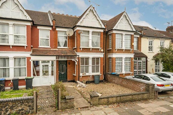 3 Bedroom Terraced House To Rent In Warwick Road, New Southgate, N11