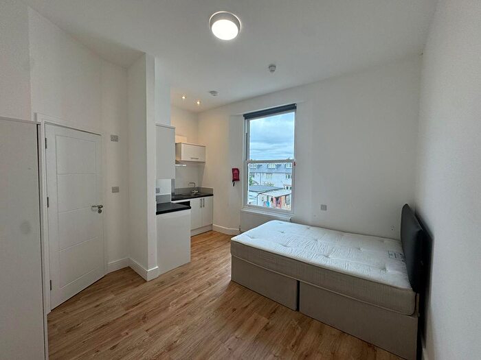 1 Bedroom Studio To Rent In Pownall Gardens, Hounslow, TW3