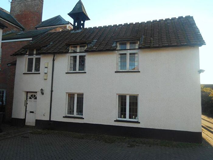 1 Bedroom Flat To Rent In Countess Wear Road, Exeter, EX2