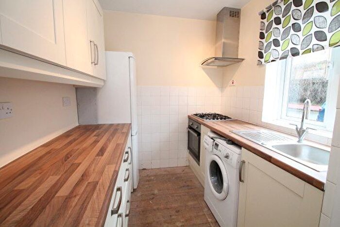 2 Bedroom Maisonette To Rent In Hayes Lane, Kenley, CR8