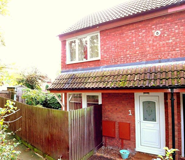 1 Bedroom Detached House To Rent In Sharman Walk, Bradwell Village, Milton Keynes, MK13