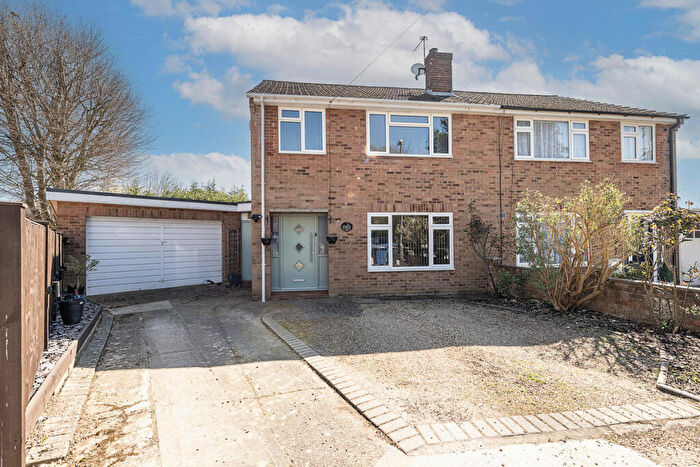 3 Bedroom Semi Detached House For Sale In Grays Walk, Chesham, HP5