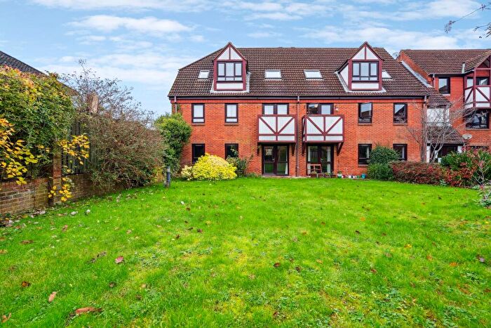 2 Bedroom Flat For Sale In King George V Road, Amersham, HP6