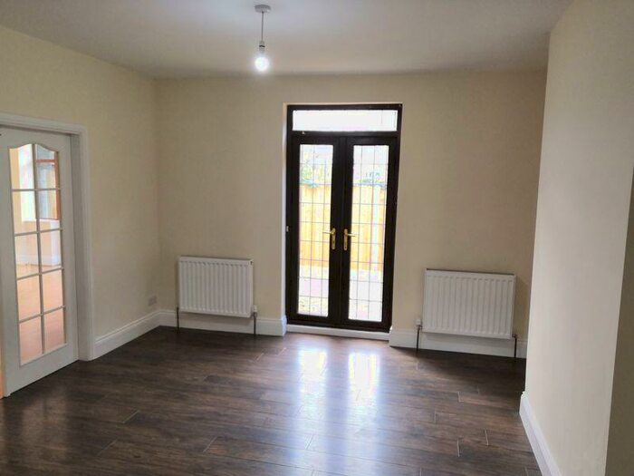5 Bedroom Detached House To Rent In Elm Walk, Retford, DN22