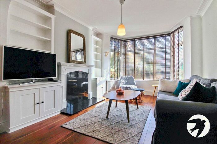 3 Bedroom Semi-Detached House To Rent In Bushmoor Crescent, London, SE18