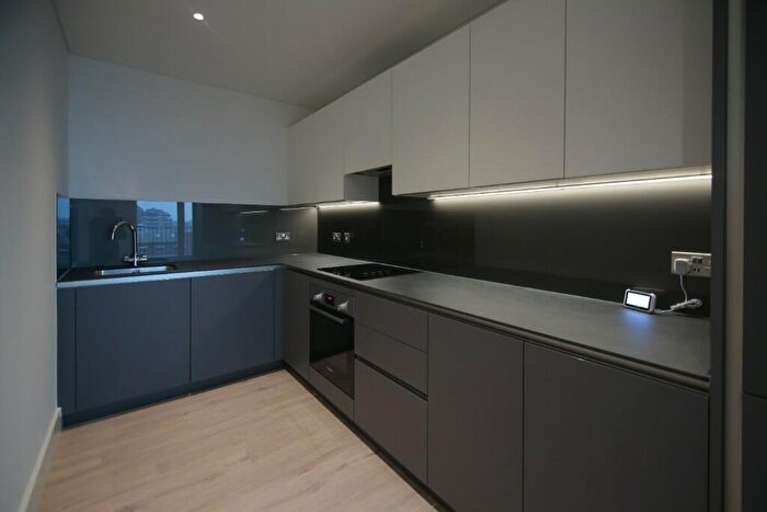 2 Bedroom Apartment To Rent In York Place, London, SW11