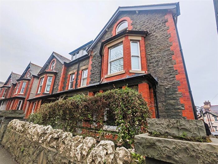 1 Bedroom Flat To Rent In Conway Road, Penmaenmawr, LL34