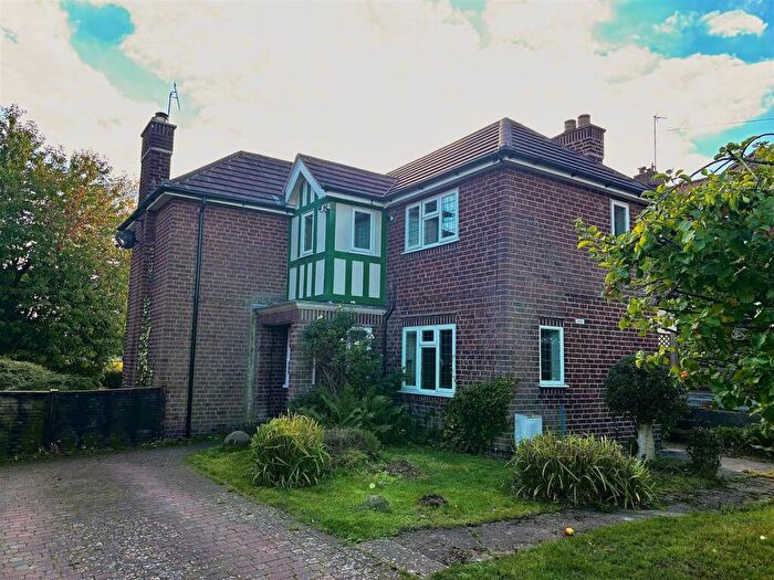 3 Bedroom Detached House To Rent In Castle Road, Kenilworth, CV8