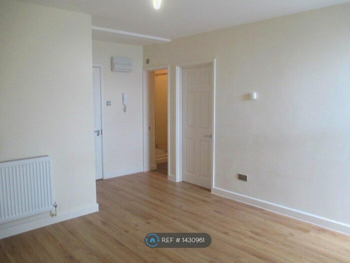 1 Bedroom Flat To Rent In High Street, Bristol, BS15