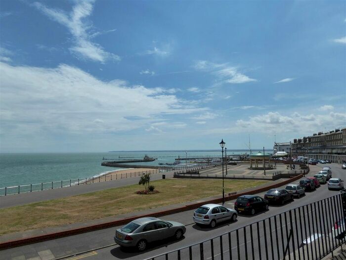 1 Bedroom Flat To Rent In Wellington Crescent, Ramsgate, CT11