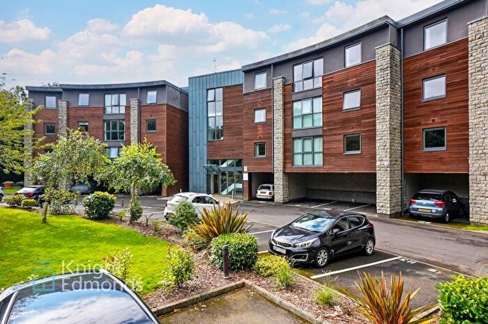 2 Bedroom Flat To Rent In Sandling Lane, Sandling Park, ME14