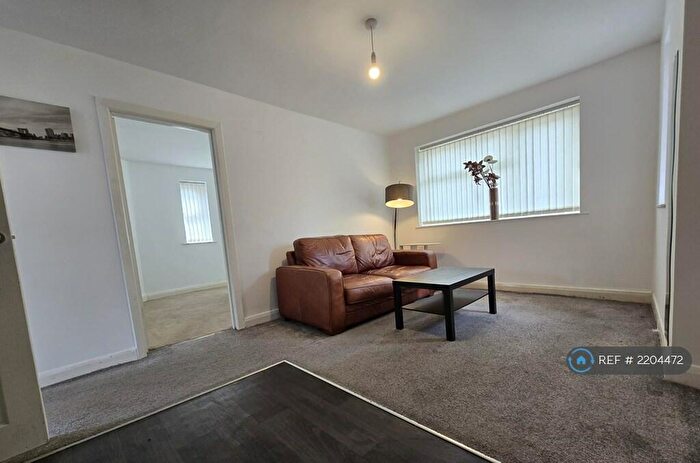 2 Bedroom Flat To Rent In Princess Road, Manchester, M14