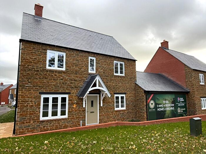 3 Bedroom Detached House For Sale In Middleton Cheney, Banbury, OX17