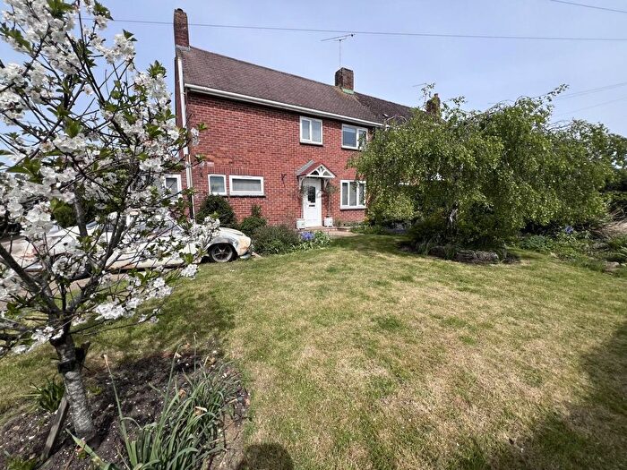 3 Bedroom Semi-Detached House For Sale In Fairey Crescent, Gillingham, SP8