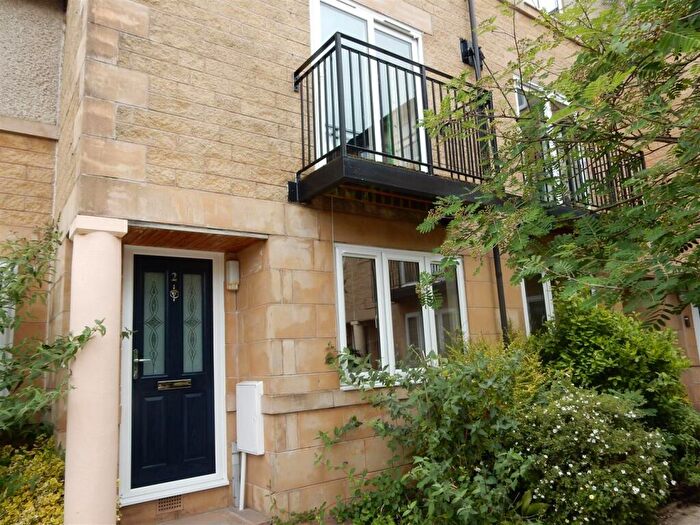 2 Bedroom Town House To Rent In St. Johns Mews, Lancaster, LA1