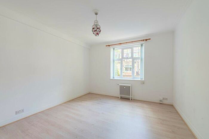 1 Bedroom Apartment To Rent In Gilling Court, Belsize Grove, London, NW3
