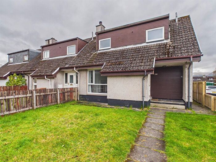 2 Bedroom Property For Sale In Castle Drive, Lochyside, Fort William, PH33