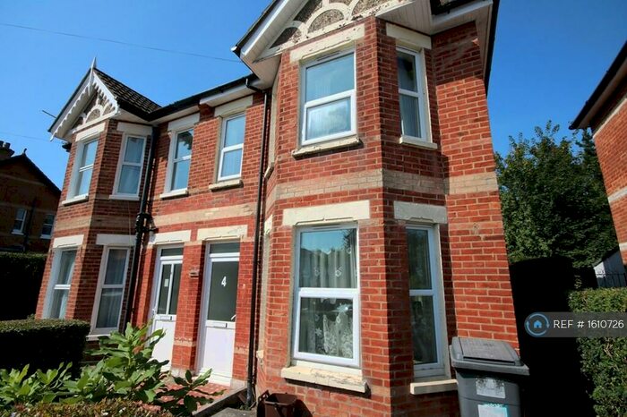 6 Bedroom Semi-Detached House To Rent In Osborne Road, Bournemouth, BH9