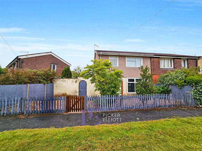 3 Bedroom Semi-Detached House For Sale In The Close, Barwell, LE9