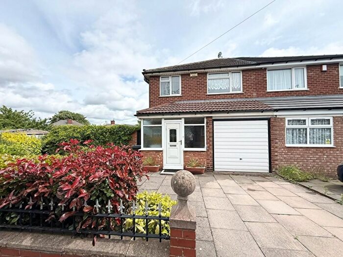 3 Bedroom Semi-Detached House For Sale In Leacroft Grove, West Bromwich, West Midlands, B71