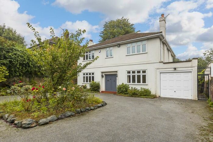 4 Bedroom Detached House To Rent In Lee Road, SE3