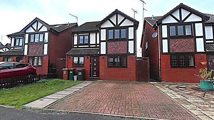 3 Bedroom Detached House To Rent In Tudor Manor Gardens, WD25