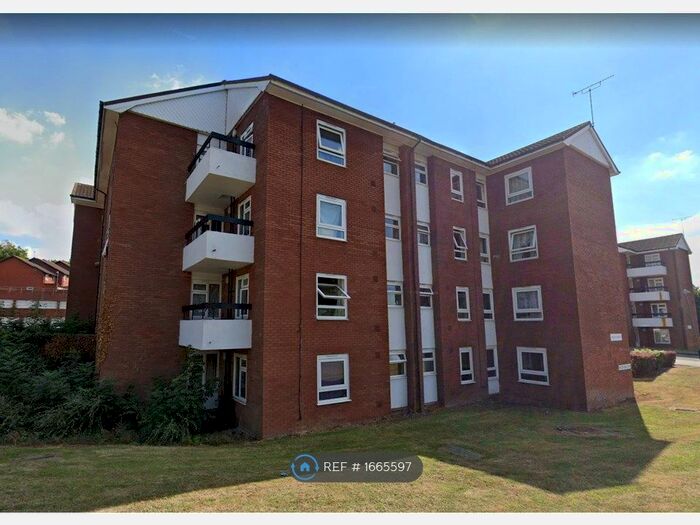 2 Bedroom Flat To Rent In Siddaway House, Rugby, CV21