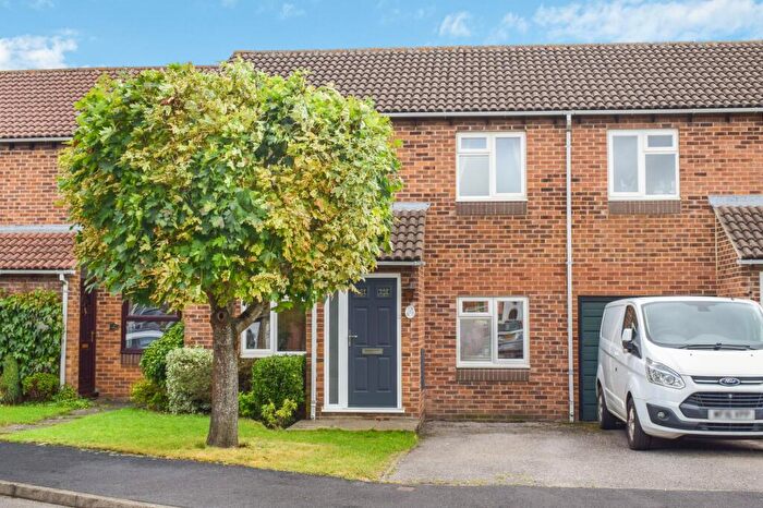 3 Bedroom Terraced House For Sale In Flatford Place, Kidlington, OX5