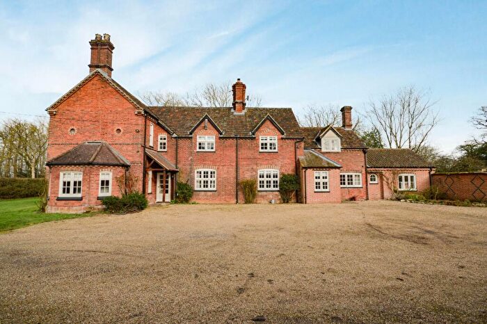 5 Bedroom Detached House To Rent In Carbrooke, IP25