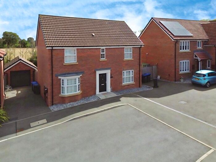 4 Bedroom Detached House For Sale In Lennard Close, Ullesthorpe, LE17