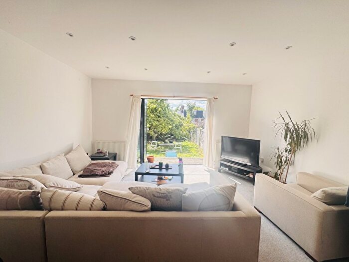 3 Bedroom Terraced House To Rent In Beclands Road, London, SW17