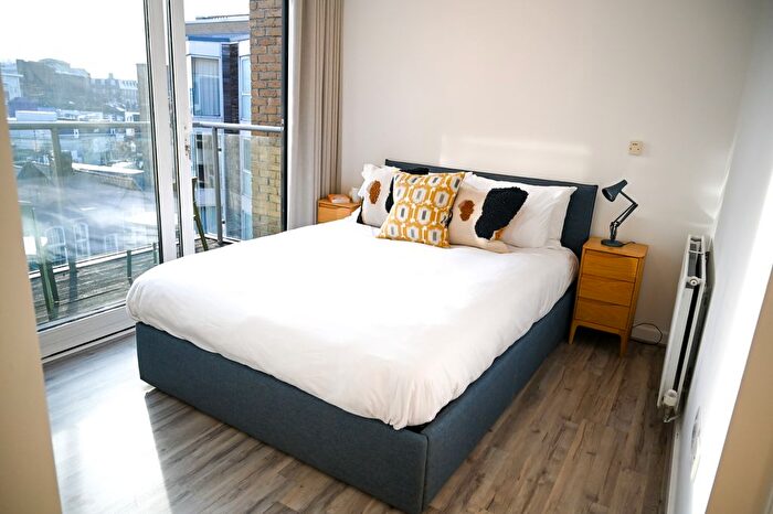 3 Bedroom Flat To Rent In Kentish Town Road, London, NW1
