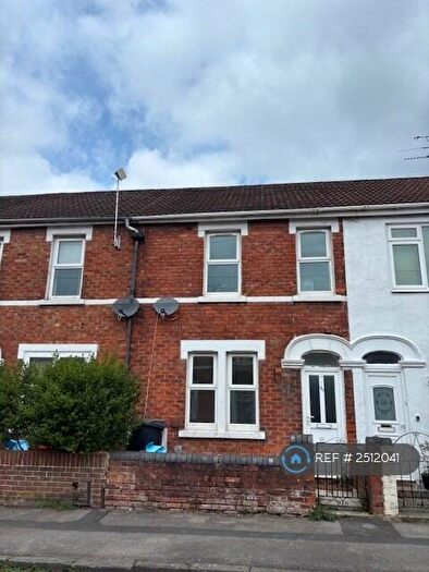 3 Bedroom Terraced House To Rent In Dean Street, Swindon, SN1