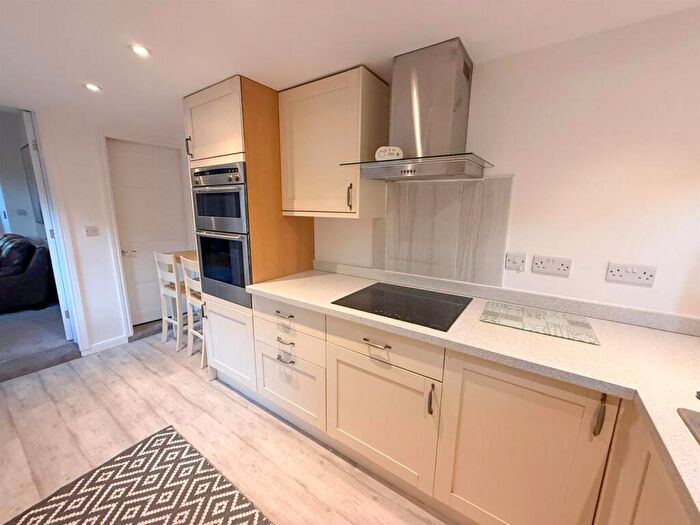 3 Bedroom Terraced House For Sale In Wesley Place, Silsden, BD20