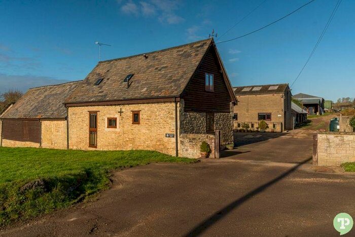 2 Bedroom Barn Conversion To Rent In The Green, Denton, OX44