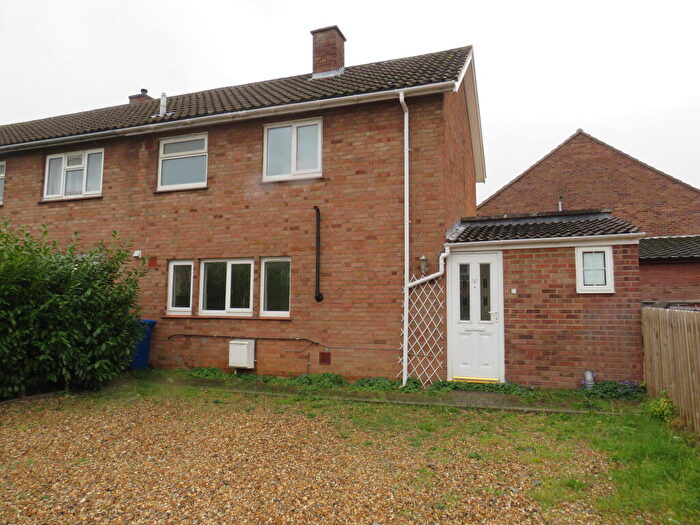 2 Bedroom House To Rent In Portland Road, Newmarket, CB8