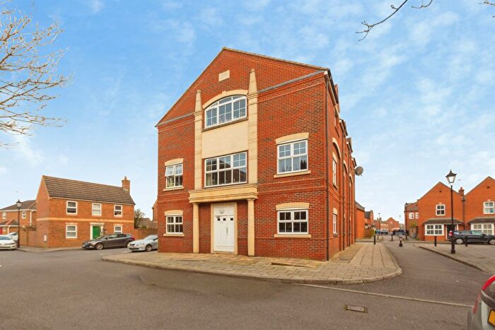 2 Bedroom Flat For Sale In Knightsbridge Place, Aylesbury, HP19