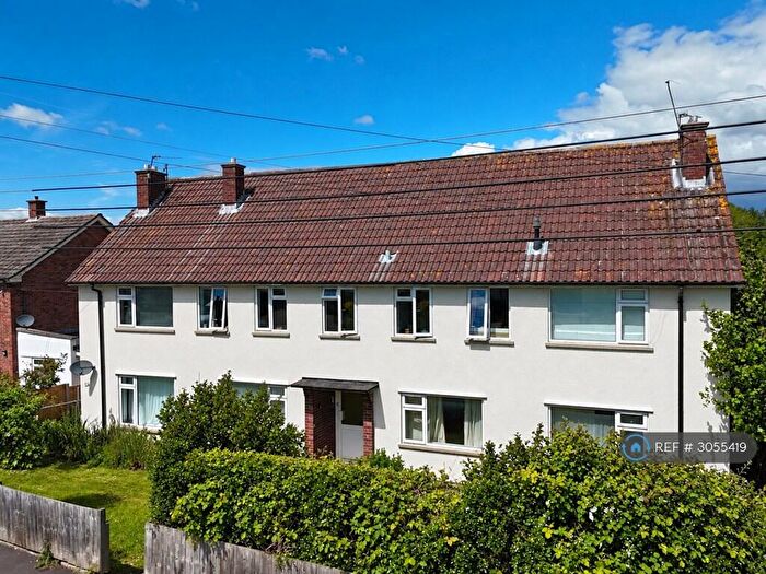 1 Bedroom Flat To Rent In Fielding Road, Street, BA16