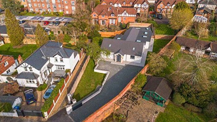 5 Bedroom Detached Bungalow For Sale In Lock Mead, Maidenhead River Area, (No Chain), SL6