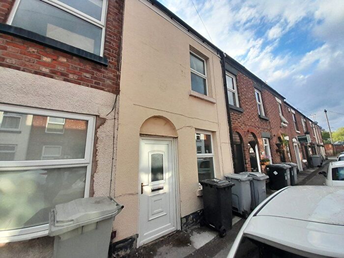 2 Bedroom Terraced House For Sale In , Garden Street, Macclesfield, SK10